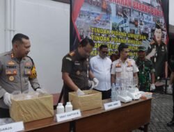 Kapolres Pasuruan Bersama Kajari Kabupaten Pasuruan musnahkan barang bukti hasil kejahatan di wilayah Hukum Pasuruan