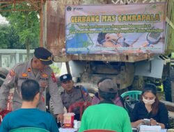 Polres Blitar Bersinergi Dengan Dinas Kesehatan Gelar Bakti Kesehatan dan Pelayanan Kepolisian dalam Program Jumat Berkah