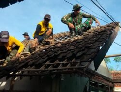 Bedah Rumah Warga, Koramil Pacet Bersama Baznas Bersinergi Tingkatkan Taraf Hidup Masyarakat