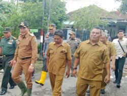 Sidak Lokasi Banjir, Plt Bupati Sidoarjo Subandi Pastikan Penanganan yang Baik