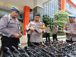Usai Apel, Polres Gresik Gelar Pemeriksaan Senjata Api