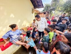 Pj Wali Kota Mojokerto Kembali Tinjau Lokasi Banjir, Dengarkan Keluhan dan Beri Bantuan Warga