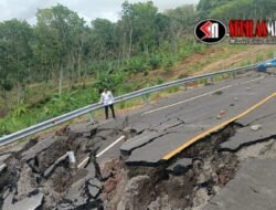 Sepanjang 50 Meter Jalur Lintas Selatan Malang Longsor