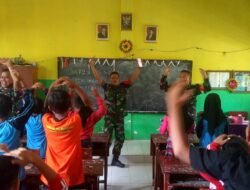 Ajarkan Metode Gasing Matematika, Babinsa Koramil Kemlagi Disambut Antusias Siswa SDN Mojokusumo