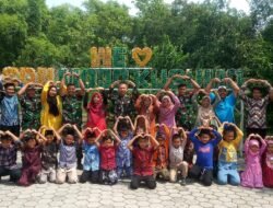 Ajarkan Metode Gasing Matematika, Babinsa Koramil Kemlagi Disambut Antusias Siswa SDN Mojokusumo