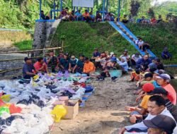 Komsos Danramil Garum Bersama Poktan Rukun Lestari Dalam Rangka Syukuran Tanam Padi