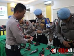 Si Propam Polres Batu Lakukan Pemeriksaan Senjata Api Guna Mendukung Tugas Pengamanan Nataru