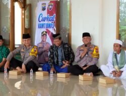 Polres Blitar Bersama Dinas Kesehatan kabupaten Blitar Laksanakan Jumat Berkah di Masjid Nurul Islam Mojorejo Wates
