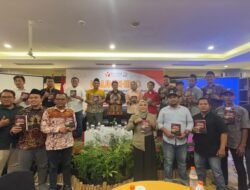Bawaslu Gresik Luncurkan Buku Monumental Berjudul Menjaga Demokrasi di Bumi Giri
