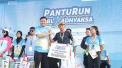 Kapolres Lamongan Berikan Selamat Kepada Pemenang Lomba PantuRun di Wisata Bahari Lamongan