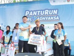 Kapolres Lamongan Berikan Selamat Kepada Pemenang Lomba PantuRun di Wisata Bahari Lamongan
