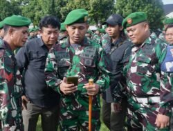 Cegah Judi Online, Dandim Mojokerto Periksa Handphone Semua Anggota