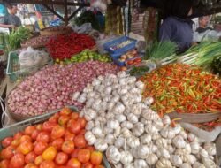 Harga Bahan Pokok Stabil, Pedagang dan Pembeli di Pasar Tanjung Mojokerto Sambut Positif