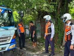 Dishub Denpasar Sidak Parkir Liar di Jalan Cargo, Dua Truk Besar Digembosi