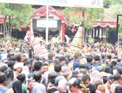Tradisi dan Budaya : Gunungan Sedekah Bumi Warnai Harjasda Sidoarjo ke-166