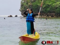 Pantai Banyumeneng Malang Hadirkan Wahana Baru: Kano Air, Pengunjung Kian Antusias