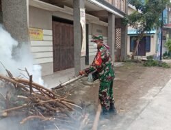Langkah Penting Cegah DBD, Tentara Bersama Instansi Terkait Laksanakan Fogging