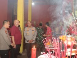 Pengamanan Imlek 2576 di Kelenteng Hiap Thian Kiong, Langsung Dipimpin Kapolres Mojokerto