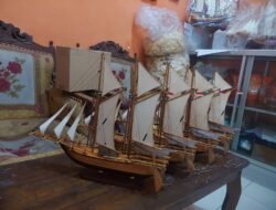 Gigih dan Kreatif, Sunali Sulap Kayu Mahoni Jadi Miniatur Kapal Bernilai Tinggi