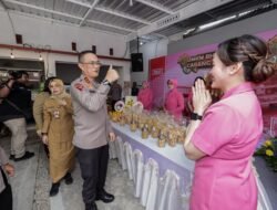 Kapolda Jatim Kunjungi UMKM Bhayangkari Cabang Kediri Kota, Cicipi Minuman Tradisional