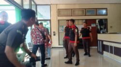 Terkait Dam Kalibentak, Kantor Dinas PUPR Kabupaten Blitar Digeledah Kejaksaan