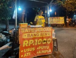 Gurih, Renyah, dan Bikin Nagih! Sate Jeroan Goreng Bang Ben Jadi Favorit Pecinta Kuliner Mojokerto