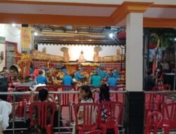 Mengenang Jasa Para Leluhur, Desa Rangkah Kidul Gelar Ruwah Desa dengan Hiburan Wayang Kulit