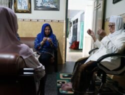 Pj Wali Kota Kediri Pamitan Ke KH Anwar Manshur Sekaligus Ziarah Ke Makam Syekh Al Wasil Syamsudin dan Gus Sunoto