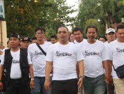 Peringatan HPN 2025, Kapolres Oki Mlaku – Mlaku Bareng Wartawan Probolinggo
