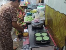 Jelang Megengan, Pesanan Apem Lina Melonjak Dua Kali Lipat