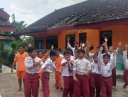 Satu Lagi SDN di Wilayah Ngawi Atapnya Hampir Roboh Terabaikan