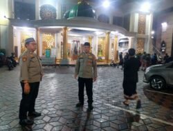 Polisi di Gedangan Amankan Pelaksanaan Tarawih Pertama di Masjid Al Hidayah