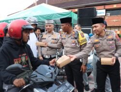 Peduli Sesama Sobat Lantas Mojokerto Kota Berbagi Takjil dan Layanan Samsat Keliling