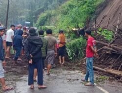 Akses Jalur Wisata Gunung Bromo Tertutup Longsor Usai di Guyur Hujan Deras