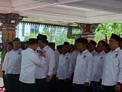 Dukung Pembangunan, 115 Pengurus Paguyuban Kepala Desa Kabupaten Mojokerto Dikukuhkan Gus Barra