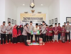 Berbagi Kebahagiaan di Bulan Ramadhan, Kapolres Kediri Kota Santuni Anak Yatim