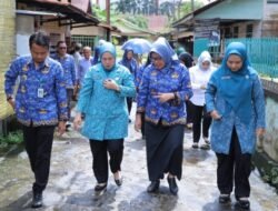 Ketua TP PKK Salurkan Bantuan Makanan Tambahan Bagi Anak Berisiko Stunting