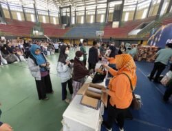 Rela Antri Sejak Pagi, Ribuan Masyarakat Serbu Bazar Murah Kolaborasi KPw BI Kediri dan Pemkot Kediri
