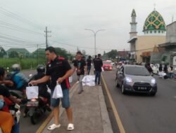 Jelang Buka Puasa, HJOC Jatim Chapter Mojokerto Bagikan 1000 Paket Takjil dan Zakat