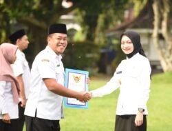 Serahkan SK Kenaikan Pangkat Periode 1 April 2025, Mbak Vinanda Ingatkan ASN Terus Tingkatkan Kinerja