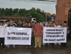 Elemen Masyarakat Mojokerto Gelar Aksi Dukung Pengesahan Revisi UU TNI