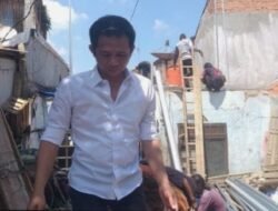 Bupati Purwakarta Turun Tangan Bantu Renovasi Rumah Warga yang ambruk