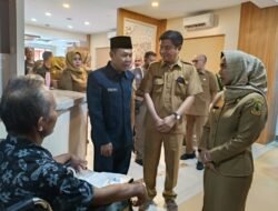 Sidak Ning Ita Masuk Kerja Hari Pertama,Tak Ditemukan Pelanggaran dan Semua Instansi tetap melayani 100 Persen