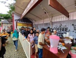 Mewujudkan Slogan Polri untuk Masyarakat, Polres Pasuruan Bagikan Makan Gratis untuk Pemudik