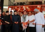 Ratu Dewa Apresiasi Almaz Fried Chicken Dukung Ekonomi Di kota Palembang