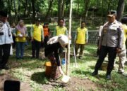 Peringati Hari Bumi Sedunia, Wali Kota Kediri Bersama Forkopimda Tanam Pohon Di Kawasan Selomangleng