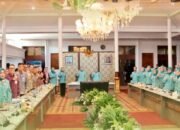 Ketua TP PKK Kota Palembang Hadiri Rapat Koordinasi Tentang Program Pembina Posyandu, Dekranasda Dan Perwosi