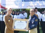 Proses Pengadaan CASN 2024 Berhasil Diselesaikan, Mbak Wali Terima Penghargaan dan Serahkan SK CPNS dan PPPK