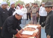 Lantik Empat Kades di Tengah Sawah, Bupati Purwakarta Tekankan Pentingnya Jaga Lahan Pertanian