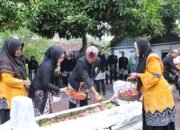Hari Jadi Lamongan ke-456, Kapolres Lamongan Lakukan Ziarah dan Tabur Bunga di Makam Leluhur